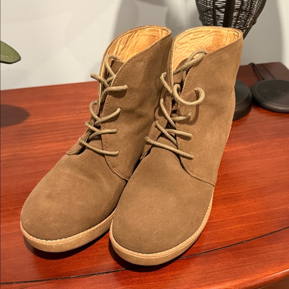 Eddie Bauer Brown Ankle Boots